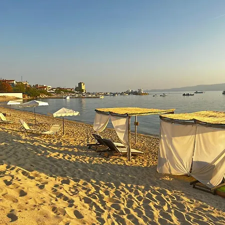 Yulia Aparthotel *